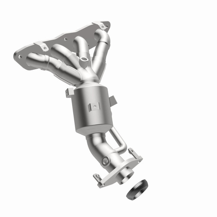 MagnaFlow OEM Grade 12-17 Toyota Prius C Federal / EPA Compliant Manifold Catalytic Converter